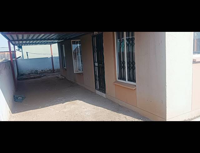 3 BEDROOM FREEHOLD FOR SALE IN WINDMILL PARK
